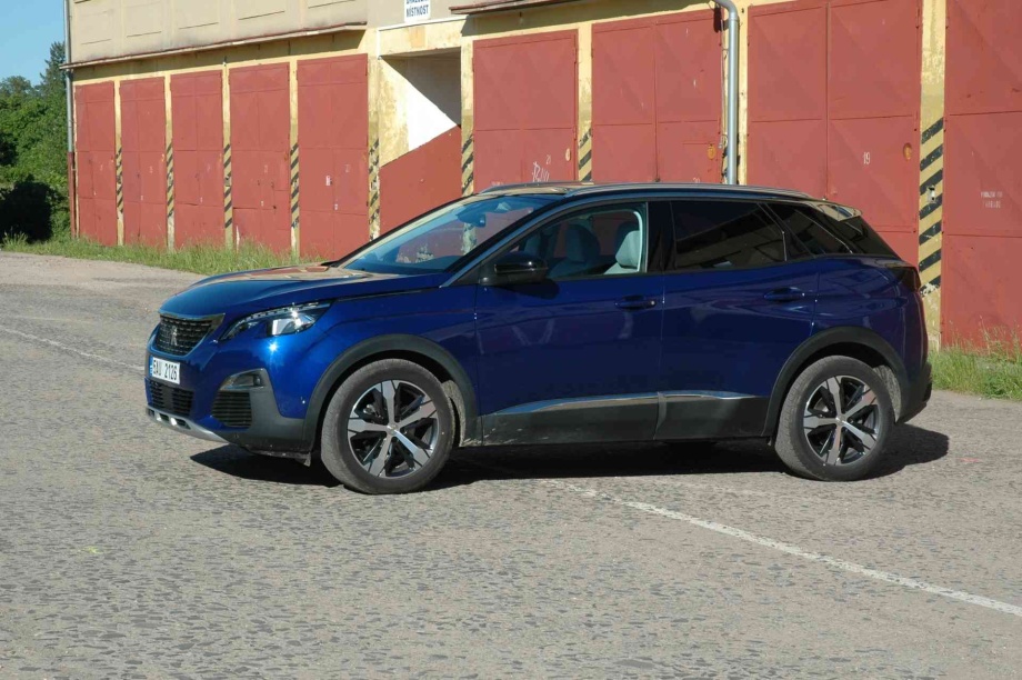 peugeot3008.jpg